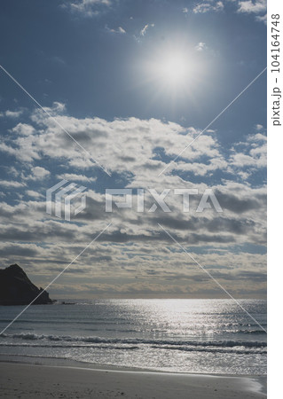 海と太陽 104164748