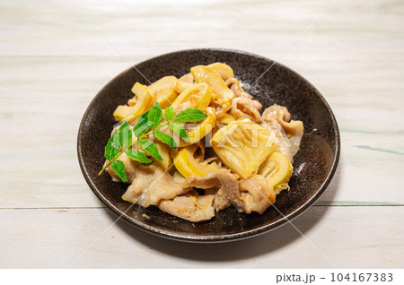 ハチクと豚バラのみそ炒め ハチクと豚バラのみそ炒め 104167383
