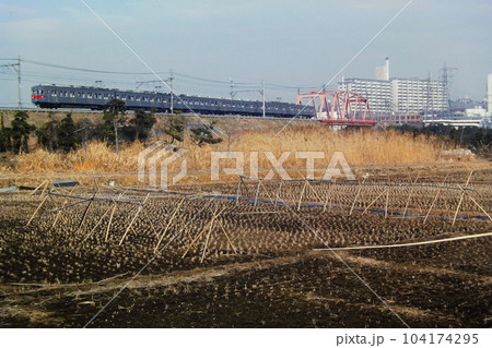 空が広かった田園都市線・市が尾ー藤が丘間、8500系8526他6両編成、1980年1月27日 空が広かった田園都市線・市が尾ー藤が丘間、8500系8526他6両編成、1980年1月27日 104174295