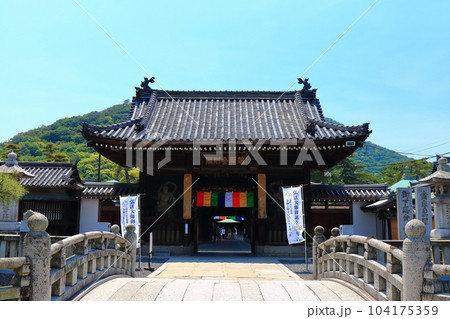 【香川県】四国霊場「第75番札所」総本山善通寺（仁王門） 104175359