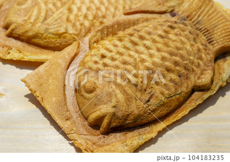 甘くて美味しいたい焼き 104183235