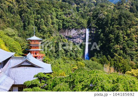 世界遺産那智の滝　和歌山県那智勝浦町那智山 104185692
