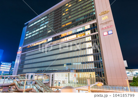 新横浜駅北口　夜景 104185799
