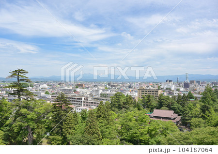 会津若松城(鶴ヶ城)の天守閣から見た会津若松市内 会津若松城(鶴ヶ城)の天守閣から見た会津若松市内 104187064