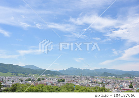 会津若松城(鶴ヶ城)の天守閣から見た会津若松市内 会津若松城(鶴ヶ城)の天守閣から見た会津若松市内 104187066
