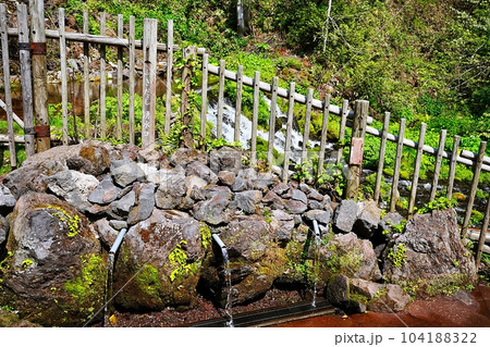 北海道京極町「ふきだし公園」羊蹄のふきだし湧水 北海道京極町「ふきだし公園」羊蹄のふきだし湧水 104188322
