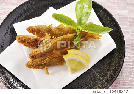魚料理の唐揚げ 104188429