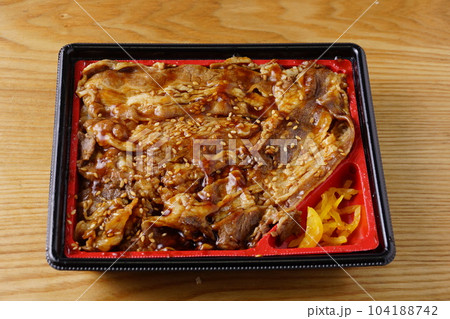 カルビの焼肉丼 カルビの焼肉丼 104188742