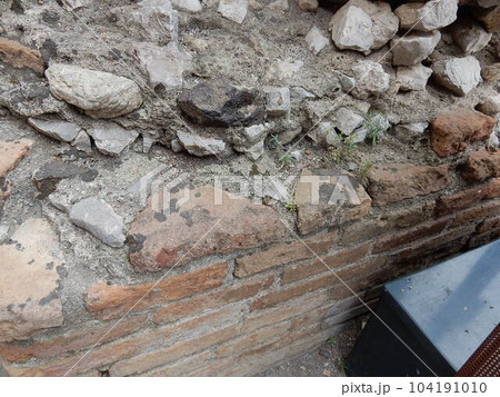 タオルミーナ「ギリシャ劇場」のレンガ 104191010