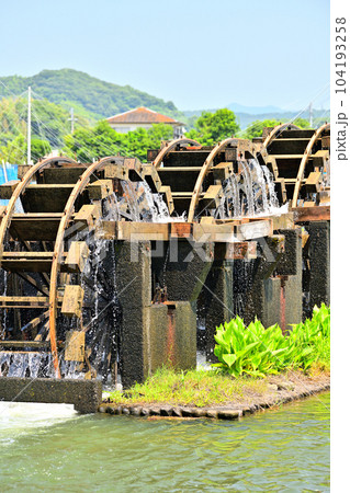 朝倉市の風景 菱野の三連水車 朝倉市の風景 菱野の三連水車 104193258