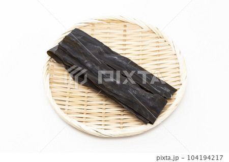 乾燥昆布 白バック 乾燥昆布 白バック 104194217