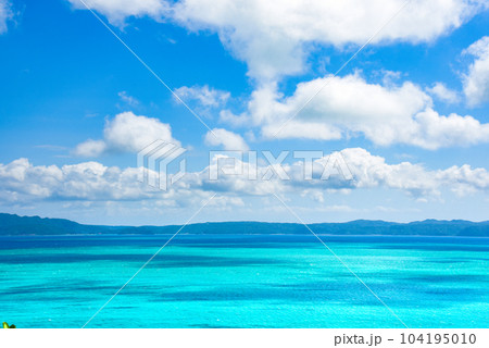 沖縄の海 104195010