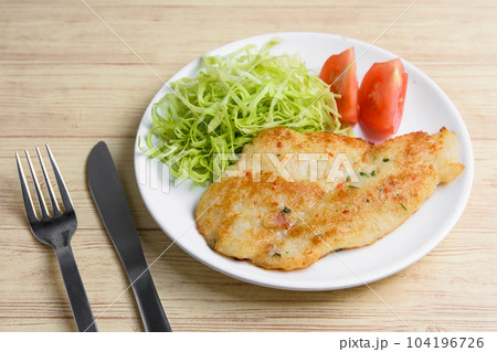 白身魚の香草焼き 白身魚の香草焼き 104196726