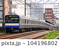 JR東日本 横須賀線新津新製配給 EF64-1032+E235系1000番台 F-27編成 104196802