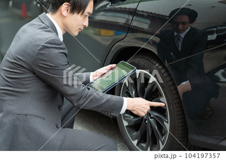 自動車　カーディーラー　EV 104197357