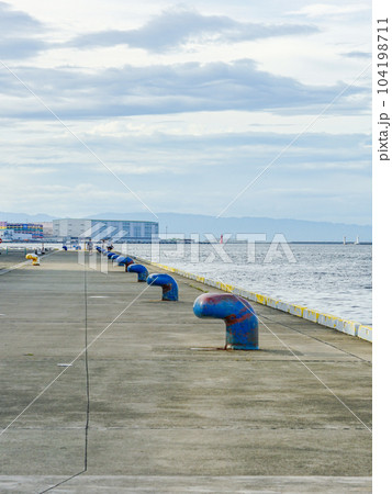 神戸港中突堤のポラード 神戸港中突堤のポラード 104198711