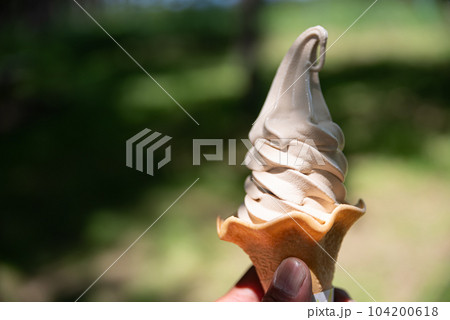 美味しそうなソフトクリーム 104200618