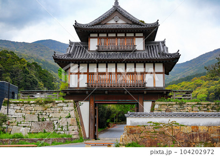 石囲いの塀 対馬市内 石囲いの塀 対馬市内 104202972