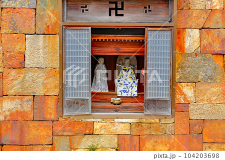 石囲いの塀　対馬市内 104203698