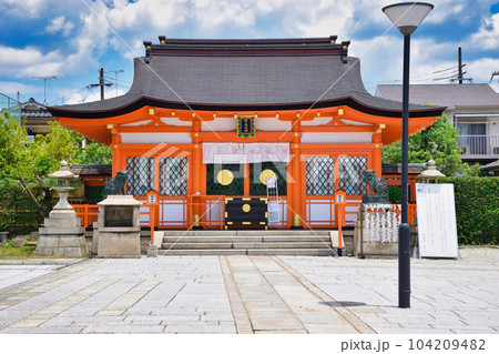 折上稲荷神社　本殿（京都市山科区） 104209482