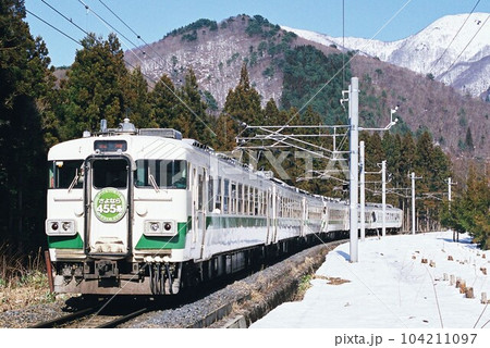 冬空の仙山線をゆくさよなら455系号(2008年3月23日に運行された列車) 冬空の仙山線をゆくさよなら455系号(2008年3月23日に運行された列車) 104211097