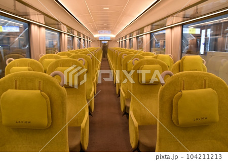 特急ラビュー車内 104211213
