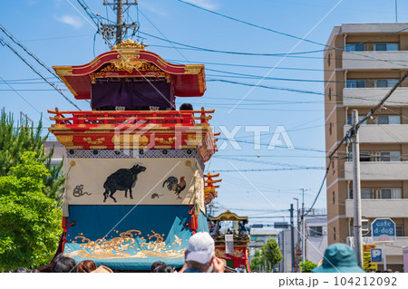 筒井町・出来町天王祭、町内を曳行する山車〈愛知県名古屋市〉 104212092