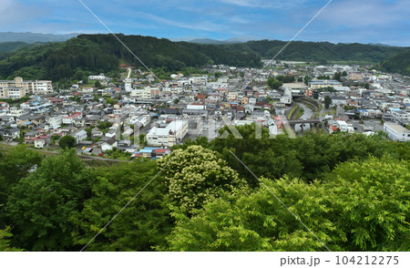茂木城跡（桔梗山）展望台から臨む茂木町の街並み（栃木県芳賀郡茂木町） 104212275