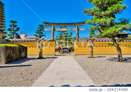松應寺の松平広忠公御廟所：愛知県岡崎市 104219300