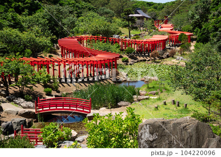 津軽 高山稲荷神社の千本鳥居 津軽 高山稲荷神社の千本鳥居 104220096