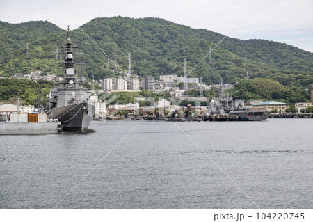 呉港を航行する船上から見る「アレイからすこじま」の風景 呉港を航行する船上から見る「アレイからすこじま」の風景 104220745