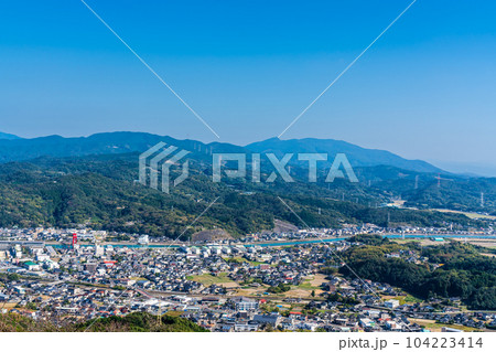 十万山公園展望台から天草市街地の眺め 【熊本県天草市】 十万山公園展望台から天草市街地の眺め 【熊本県天草市】 104223414