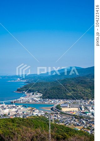 十万山公園展望台から天草市街地の眺め 【熊本県天草市】 十万山公園展望台から天草市街地の眺め 【熊本県天草市】 104223416