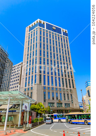 神奈川県　横浜市　横浜駅西口の都市風景　横浜ベイシェラトン ホテル&タワーズ 104224056