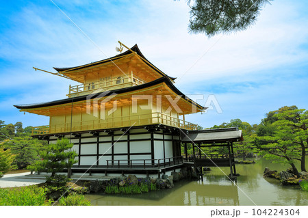 世界遺産　京都のお寺　金閣寺（鹿苑寺）の景観 104224304