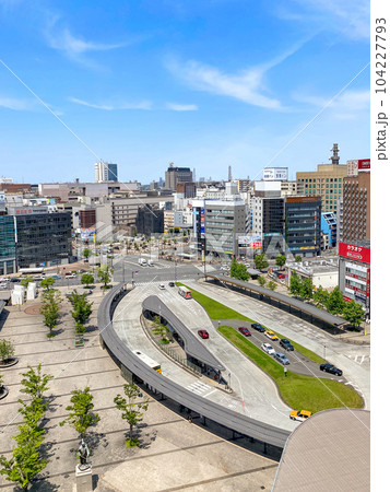 大分駅前ロータリーと市街地 大分駅前ロータリーと市街地 104227793