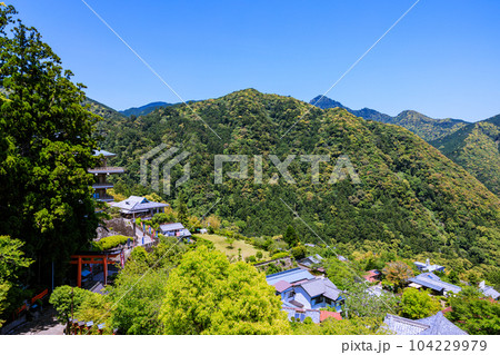 世界遺産熊野那智大社からの眺望　和歌山県那智勝浦町那智山 104229979