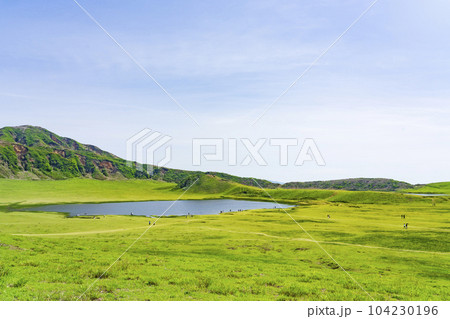 【熊本県】雄大な阿蘇カルデラの草千里ヶ浜 【熊本県】雄大な阿蘇カルデラの草千里ヶ浜 104230196