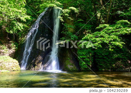 峨瓏（がろう）の滝　秋田県　藤里町 104230289