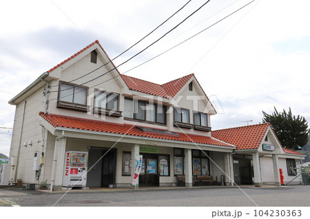 千葉　南房総　丸ポストのある風景（JR岩井駅） 104230363