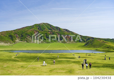 【熊本県】雄大な阿蘇カルデラの草千里ヶ浜 104230438