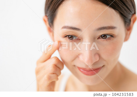 ビューティー　目元 104231583