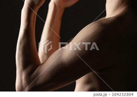男性 筋肉 男性 筋肉 104232804