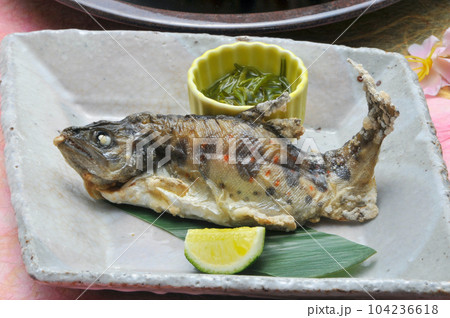 川魚　塩焼き 104236618