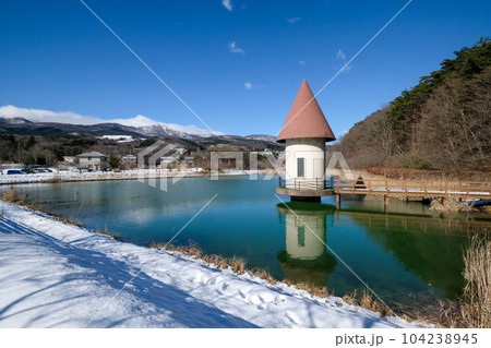 福島県 二本松市 冬 岳温泉 緑ヶ池 福島県 二本松市 冬 岳温泉 緑ヶ池 104238945