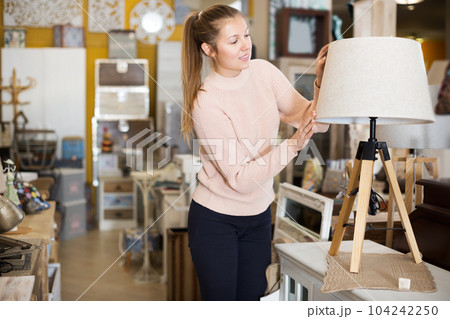 consumer choosing torchere consumer choosing torchere 104242250