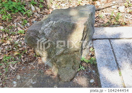 折上稲荷神社　開運　腰掛け石（京都市山科区） 104244454