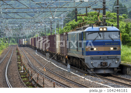 北陸本線を行く貨物列車05 104246181