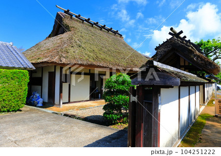【兵庫県】快晴の御徒士町武家屋敷群の町並み（丹波篠山城下町） 104251222