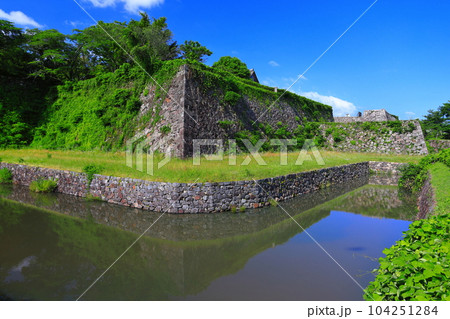 【兵庫県】晴天の丹波篠山城 104251284